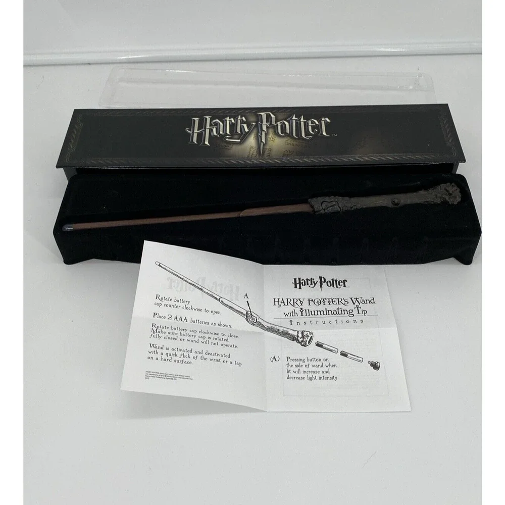 Harry Potter's Wand with Illuminating Tip and Case The Noble Collection - Works! - Picture 5 of 8